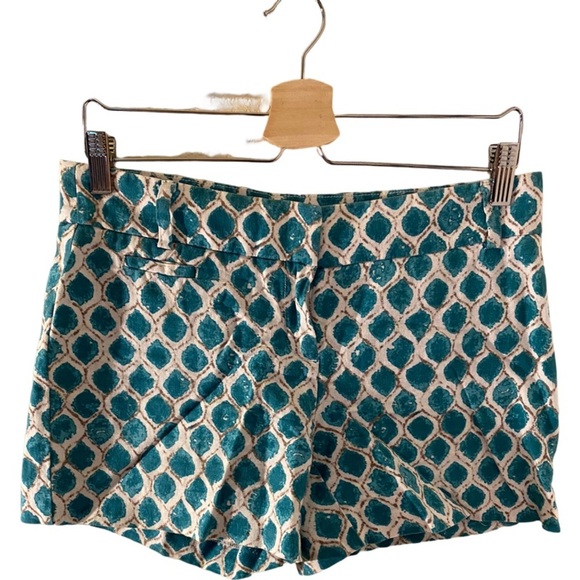 LOFT The Riviera Short. Size 0. Cream and blue/green pattern. - Picture 2 of 9